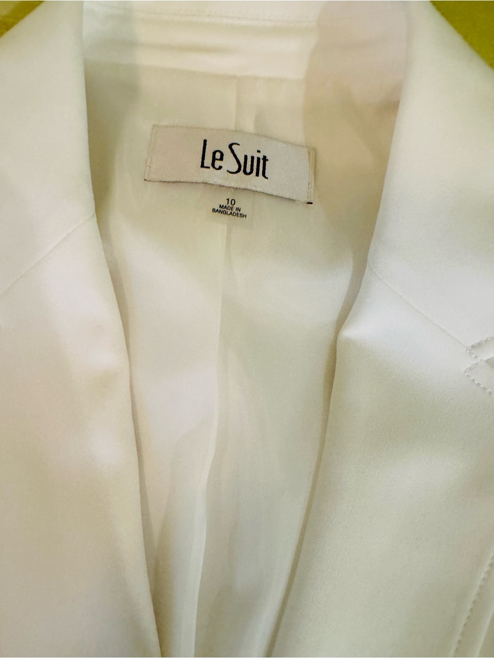 Le Suit White Women's Two-Piece Blazer and Trousers - Picture 6 of 13